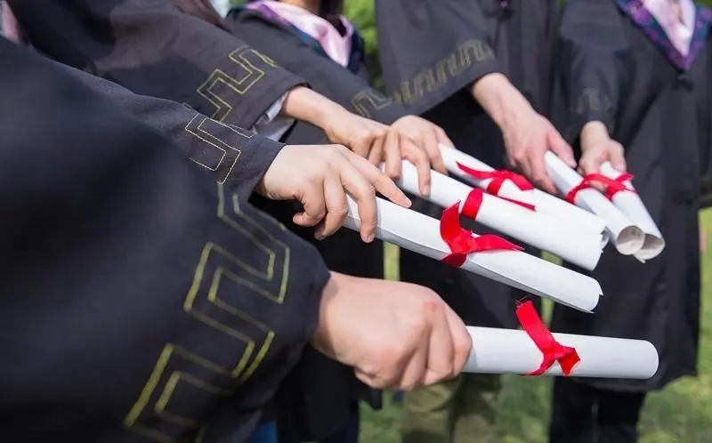 江苏成人高考学费与奖学金政策解读